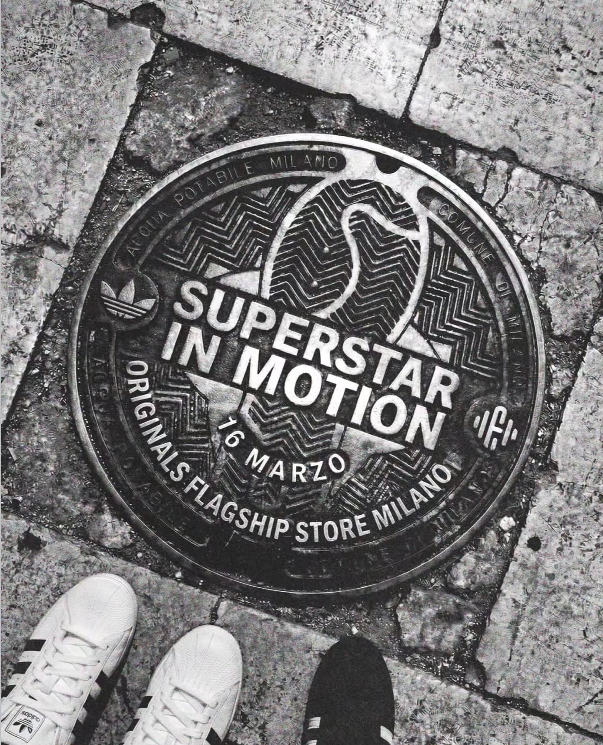 Tombino "Superstar in Motion" per il lancio Adidas Originals Flagship Store Milano