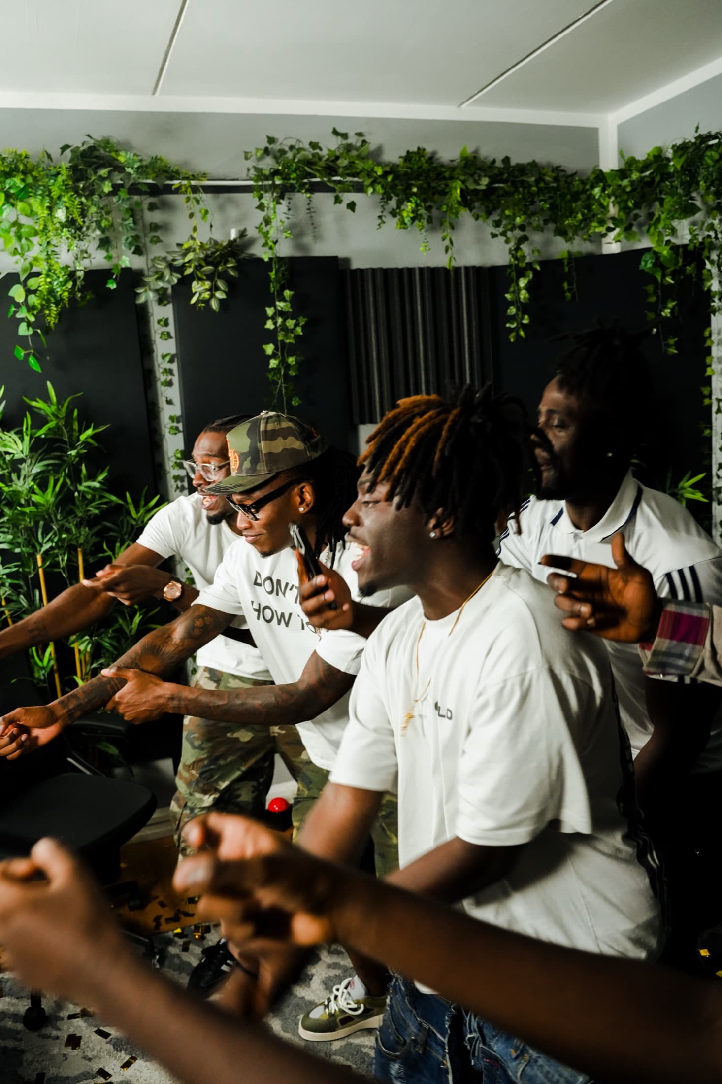Rafael Leão nella Jumanji di Finesse House