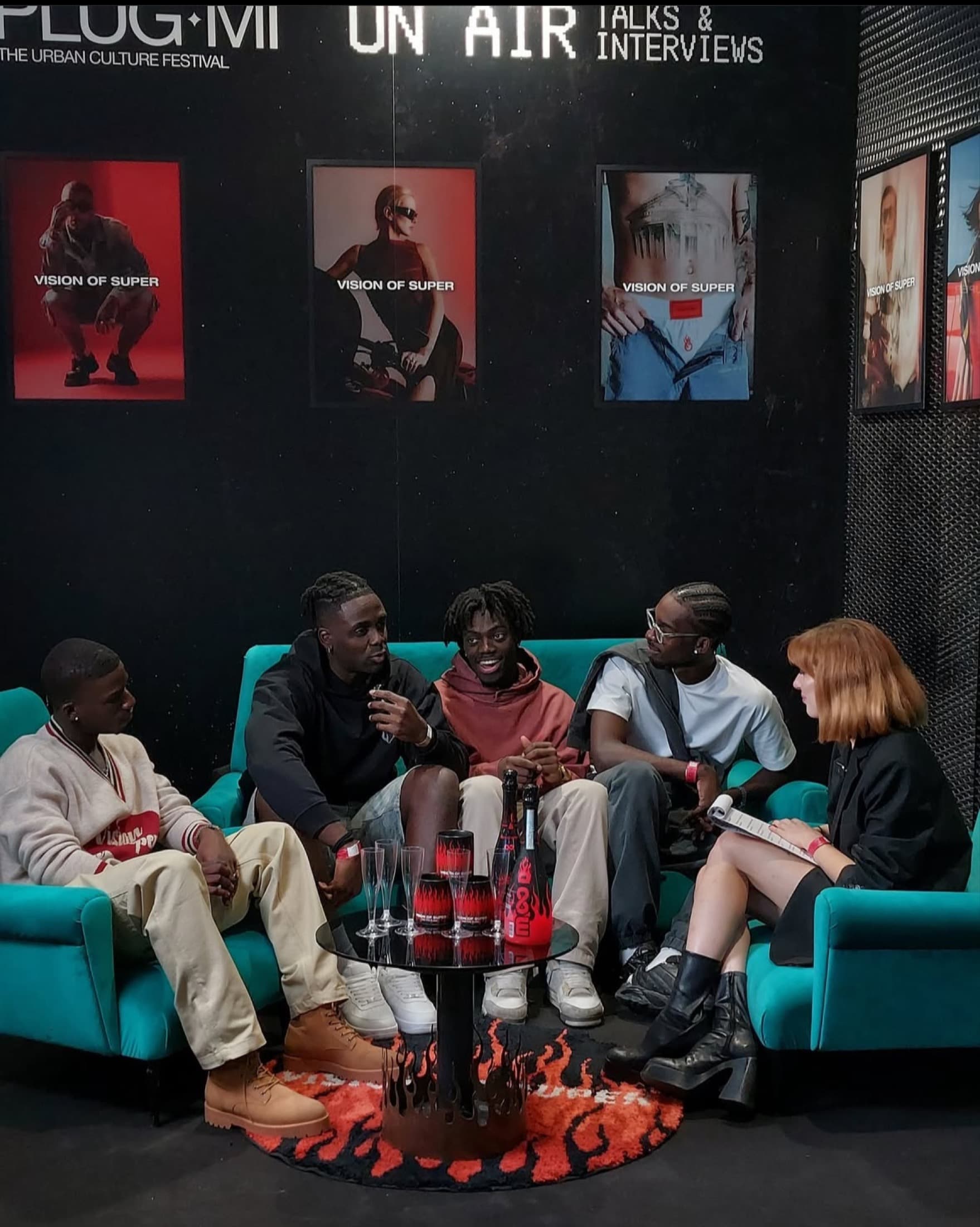 Finesse intervistata a PLUG-MI in collaborazione con Vision of Super